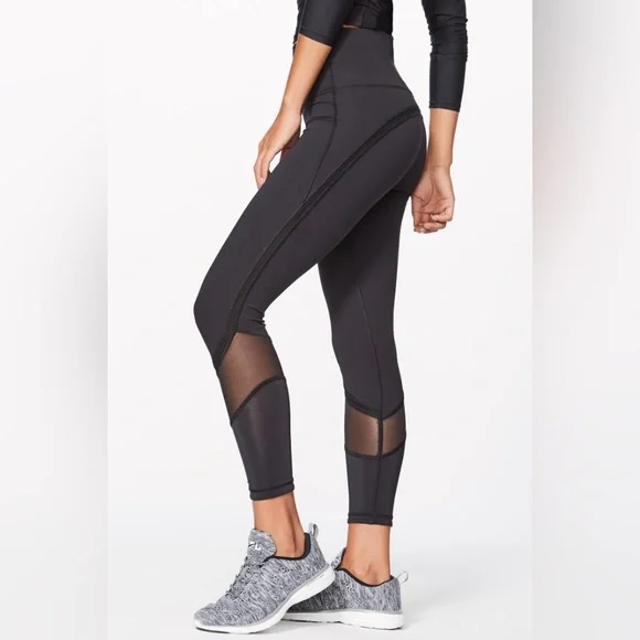 Size 6 Lululemon Leggings - Picture 6 of 7